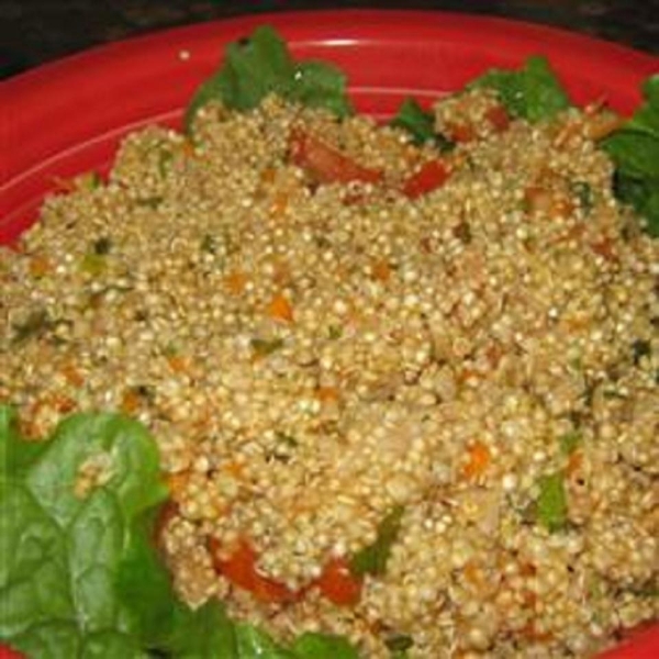 Tabbouleh Salad with Quinoa and Shredded Carrots