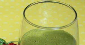 Spinach and Berry Smoothie with Truvia® Natural Sweetener