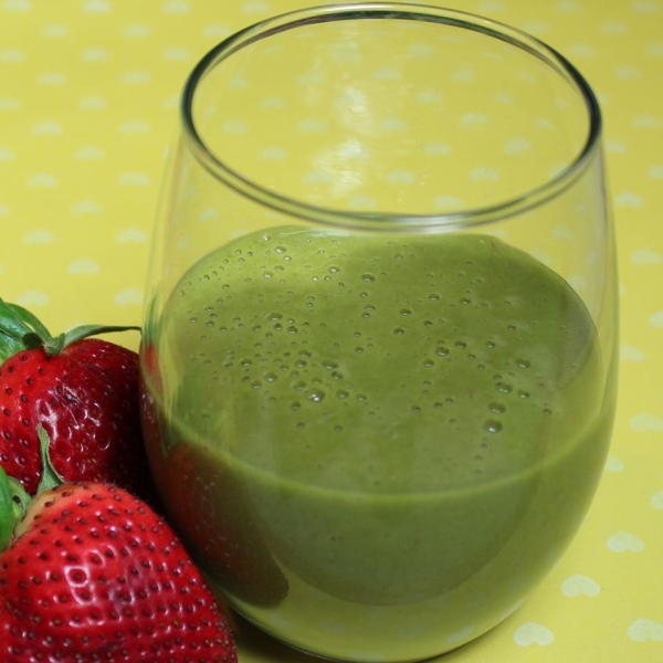 Spinach and Berry Smoothie with Truvia® Natural Sweetener