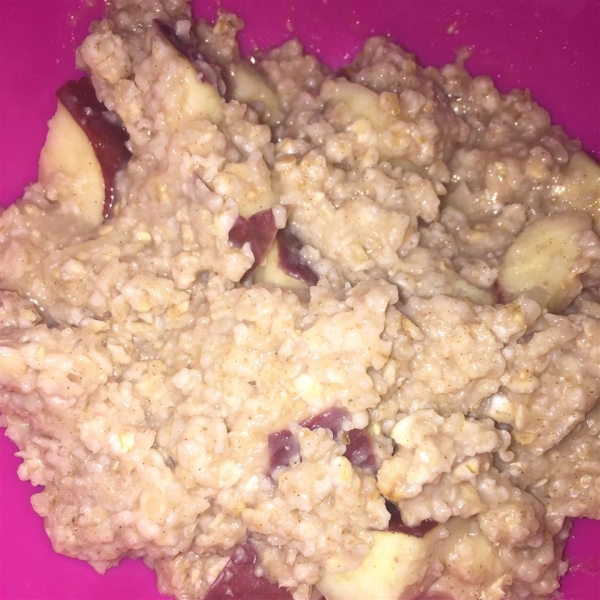 Creamy Apple Cinnamon Raisin Oatmeal