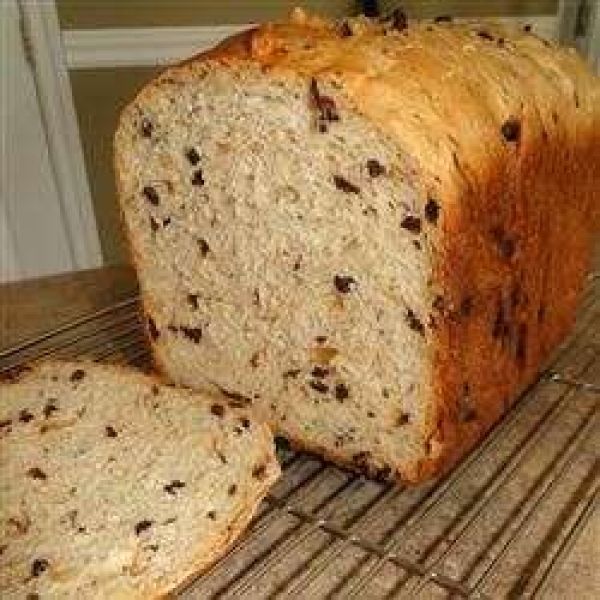 Cardamom, Currant, and Cashew Bread