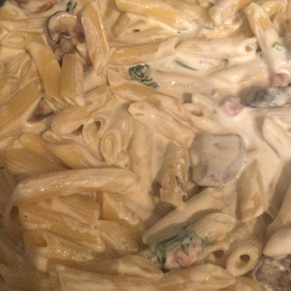 Fettuccine Alfredo with Ham