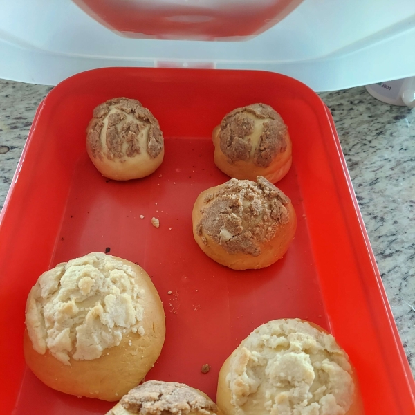 Conchas (Mexican Sweet Bread)