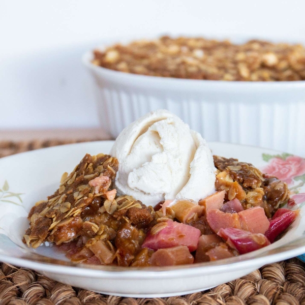 Ginger Rhubarb Crisp