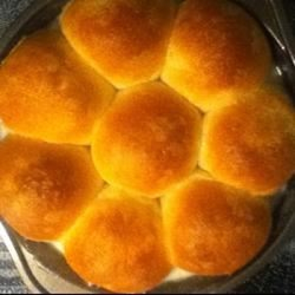 Pani Popo (Hawaiian Coconut Bread)