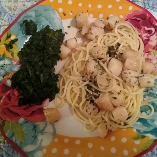 Bay Scallops with Garlic Parsley Butter Sauce