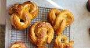 Sourdough Soft Pretzels