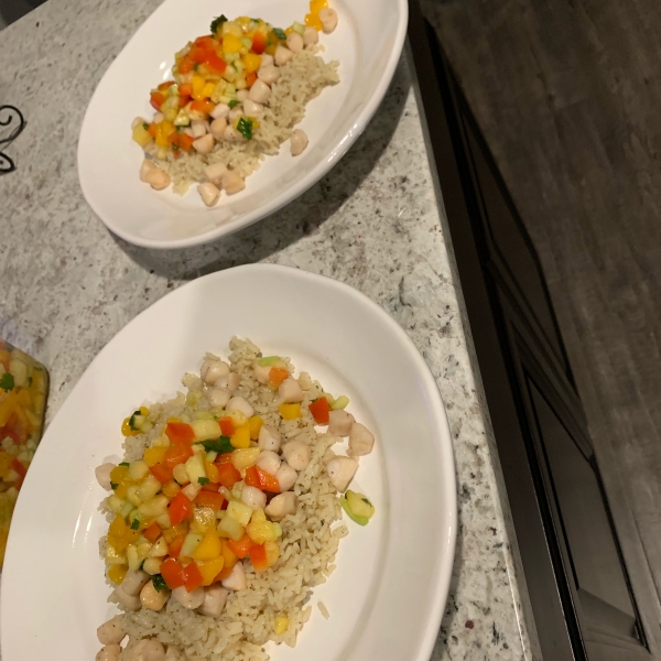 Seared Scallops with Tropical Salsa