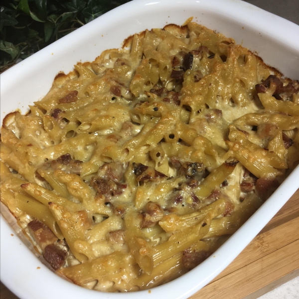 Easy Creamy Pasta Bake with Ham