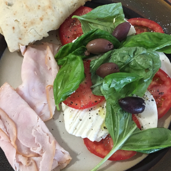Tomozzakala Salad