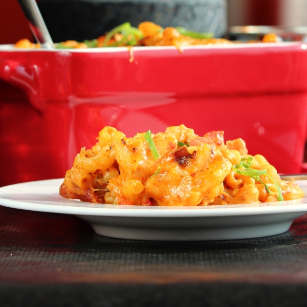 Red Hot Chipotle Bacon Mac and Cheese