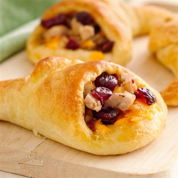 Sausage-Stuffed Crescent Cornucopias