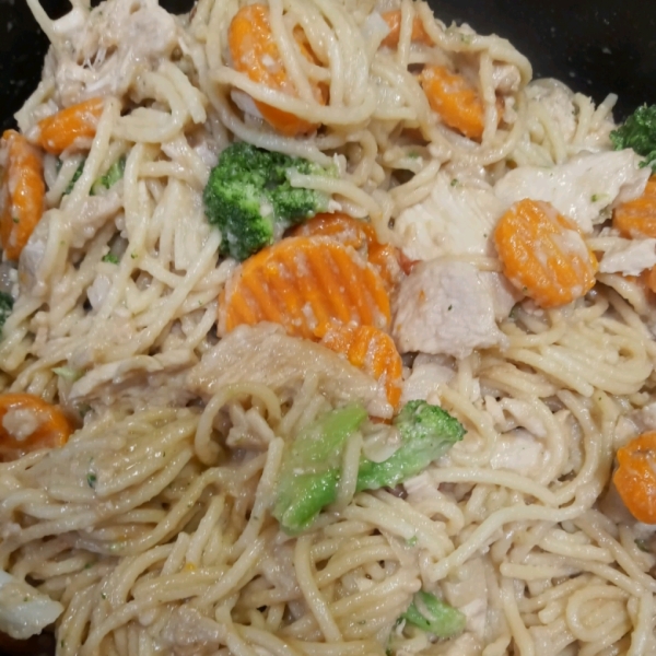 Chicken Lo Mein with Broccoli