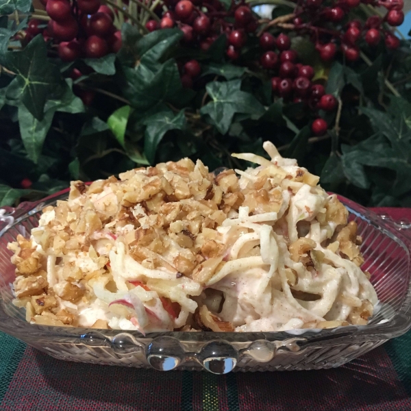 Spiralized Apple 'Spaghetti' with Cinnamon Dressing