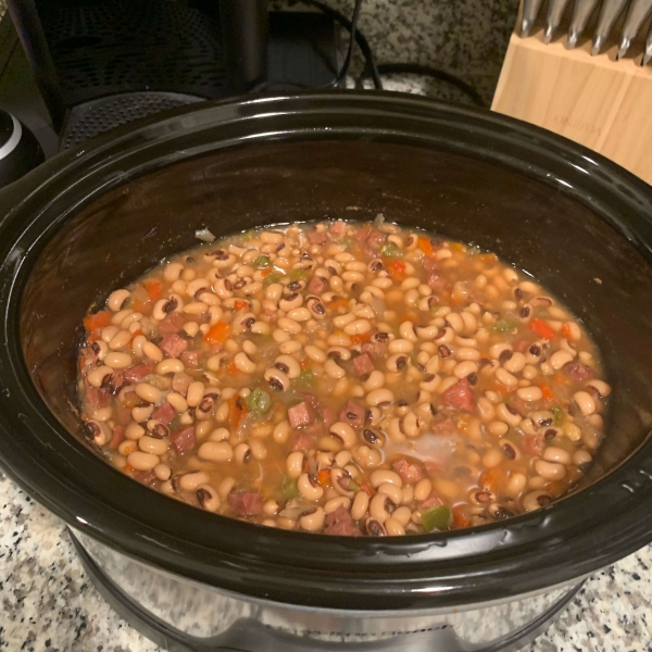 Slow Cooker Spicy Black-Eyed Peas