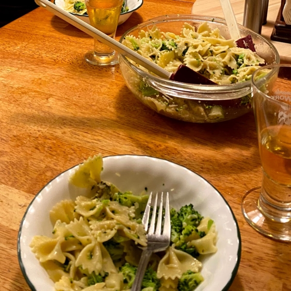 Bow Tie Pasta with Broccoli, Garlic, and Lemon