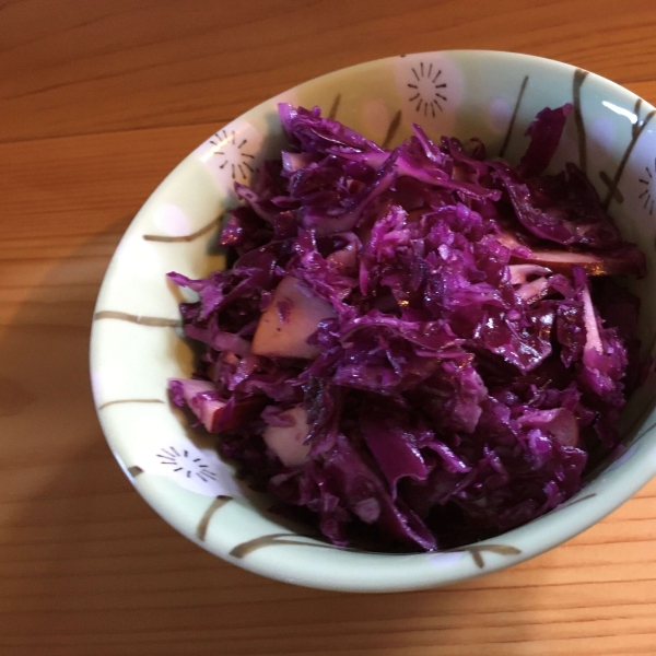 Red Cabbage Salad with Apples