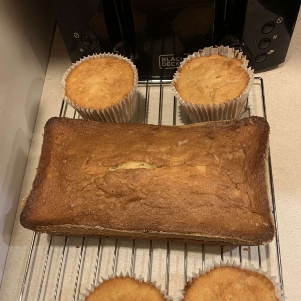 Moist Peach Pound Cake