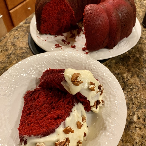 Savannah's Perfectly Ravishing Red Velvet Cake