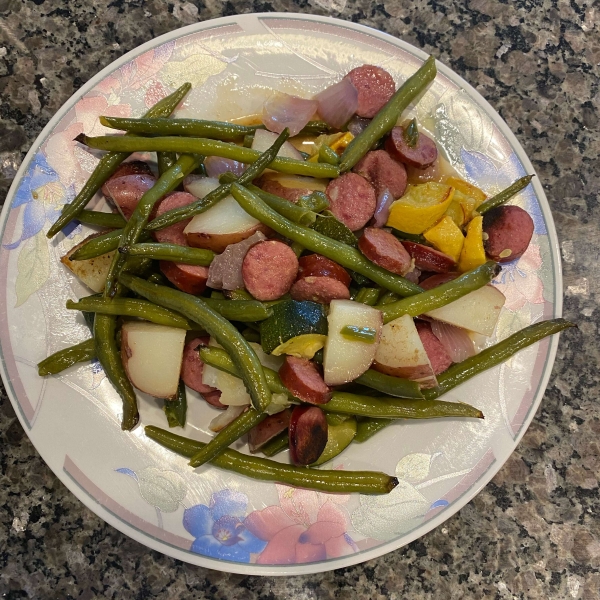 Grilled Sausage with Potatoes and Green Beans