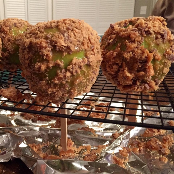 Peanut Butter Crunch Apples