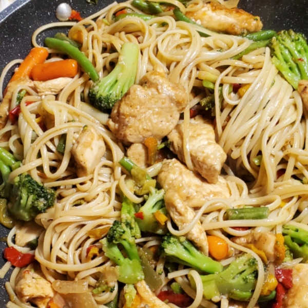 Vegetable Lo Mein Delight