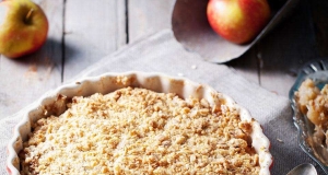 Apple Pie Streusel Cake
