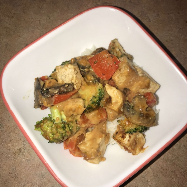 Tofu and Veggies in Peanut Sauce