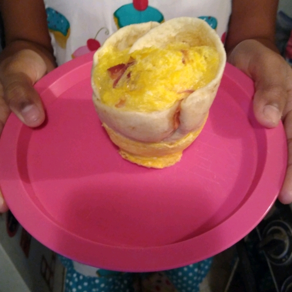Easy Microwavable Bacon and Egg Breakfast Bowl