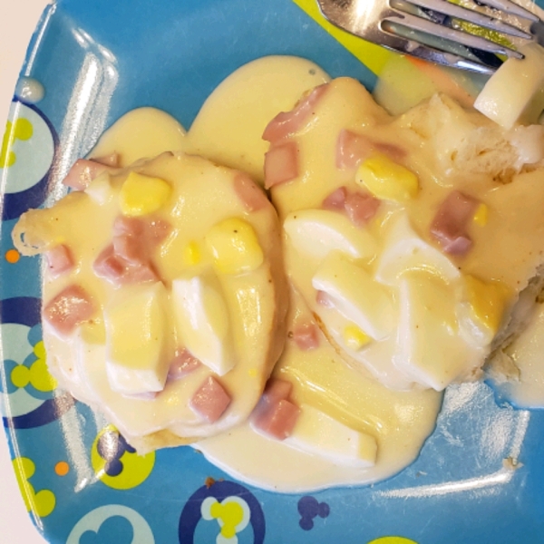 Quick Creamed Ham and Eggs