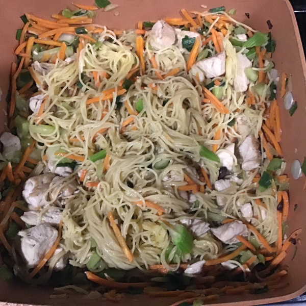 Family Favorite Chicken Lo Mein