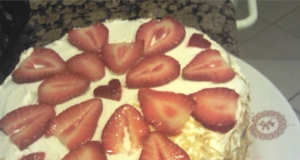 6-Ingredient Strawberry Cake