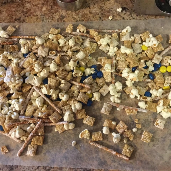 Chex® Popcorn-Pretzel Chunk
