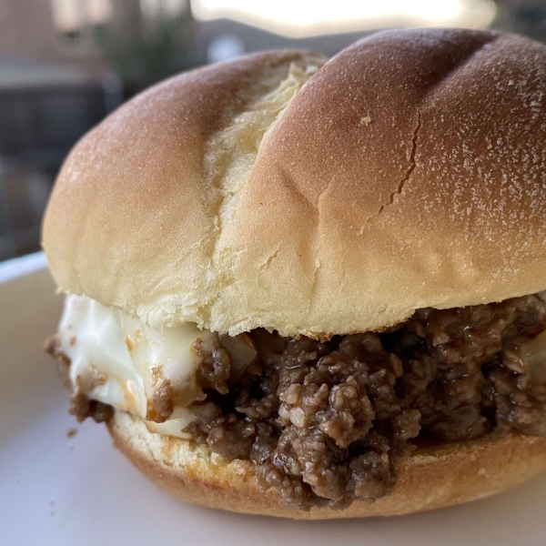 Zesty Cheese Steak Sloppy Joes