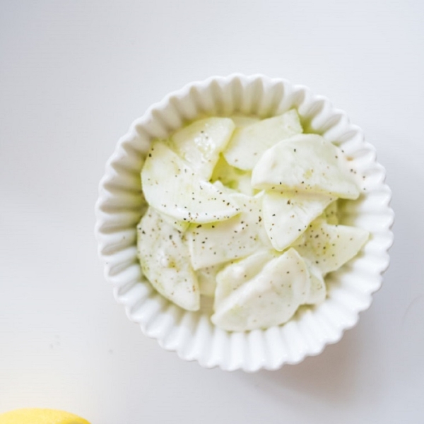 5-Minute Creamy Keto Cucumber Salad