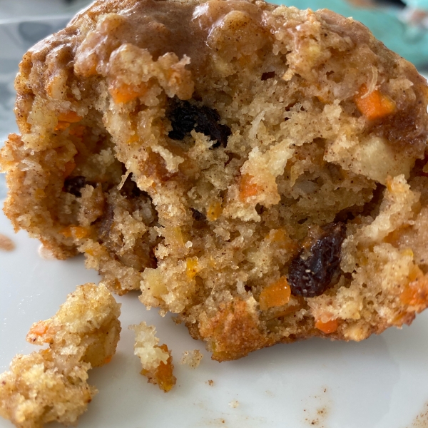 Carrot Cake Muffins with Cinnamon Glaze
