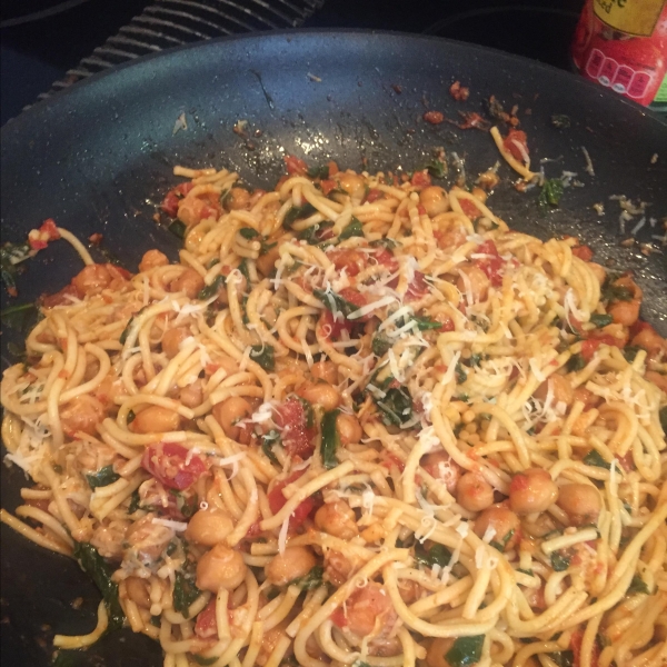 Fire-Roasted Tomato and Spinach Pasta