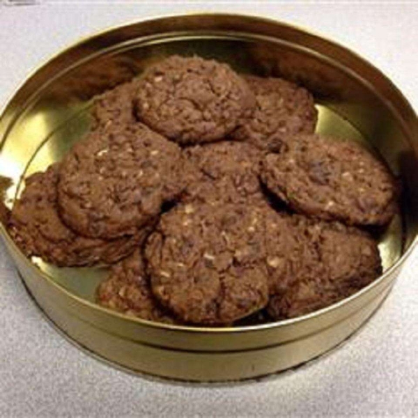 Minty Chocolate Chip Cookies