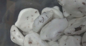 Mom's Chocolate Chip Meringues