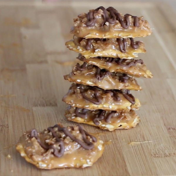 Chocolate Caramel Pretzel Crisps
