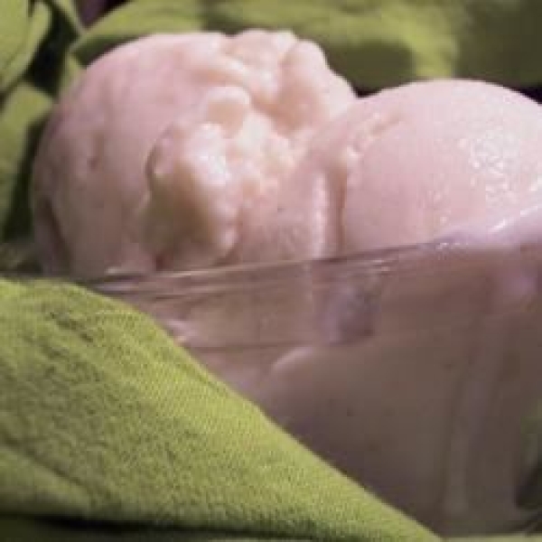 Cinnamon Pear Frozen Yogurt