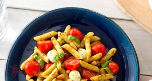 Quick Penne Pesto with Tomatoes