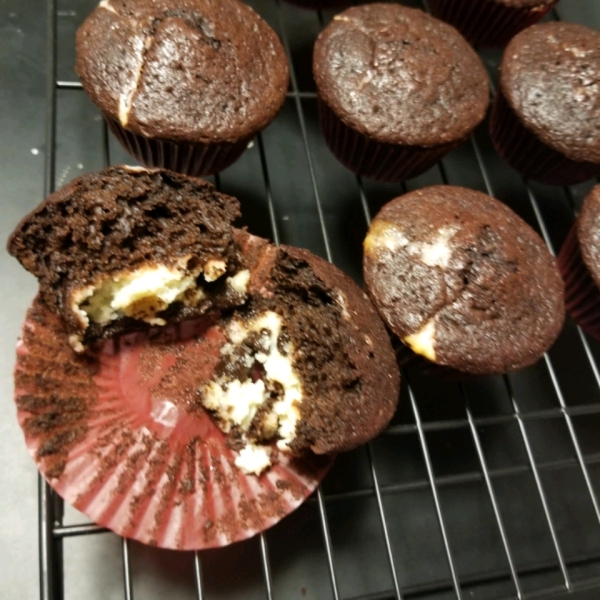 Cream Cheese-Filled Cupcakes