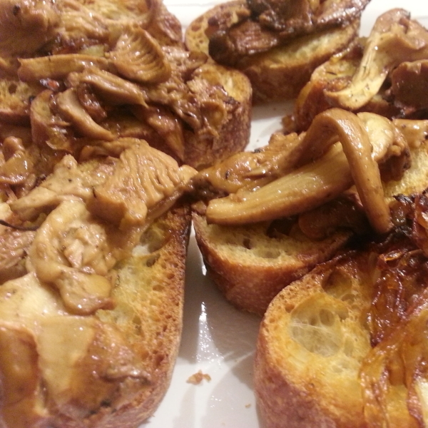 Chanterelle and Caramelized Onion Bruschetta