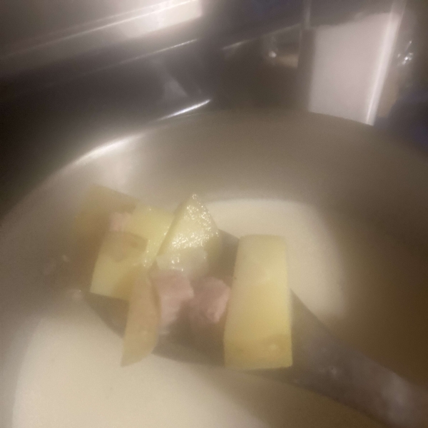 Delicious Ham and Potato Soup
