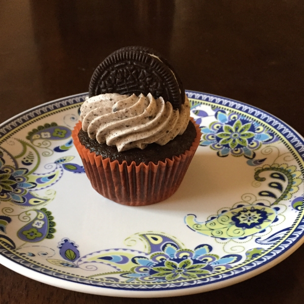 Mini OREO Surprise Cupcakes