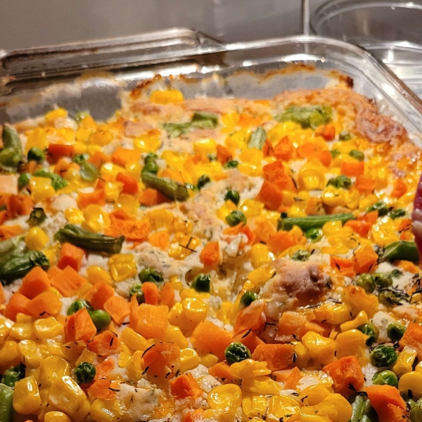 Cheddar Bay Biscuit Chicken Cobbler