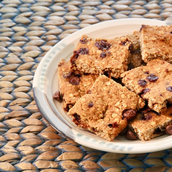 Oatmeal Chocolate Chip Snack Bars