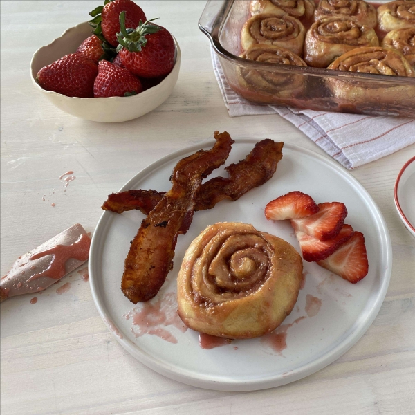 Strawberry Cinnamon Rolls