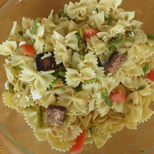 Balsamic Vinegar Tofu and Asparagus Pasta Salad